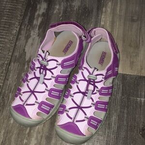 Khombu Girls Closed Toe Sport Sandal